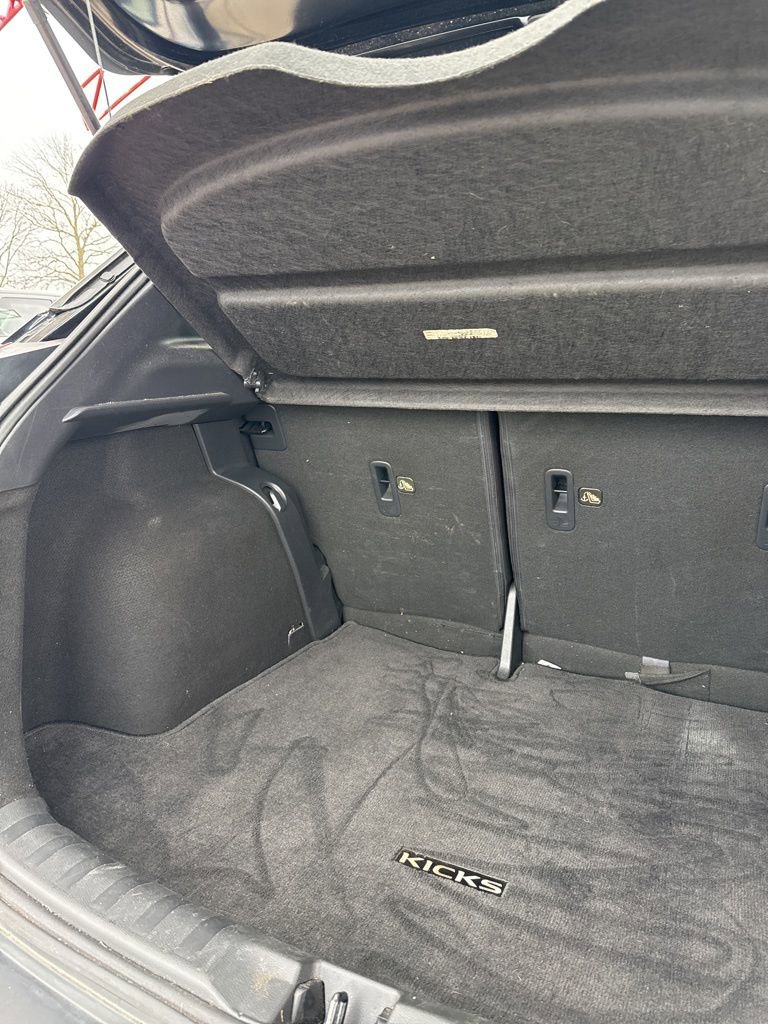 Used 2019 Nissan Kicks SV image 20