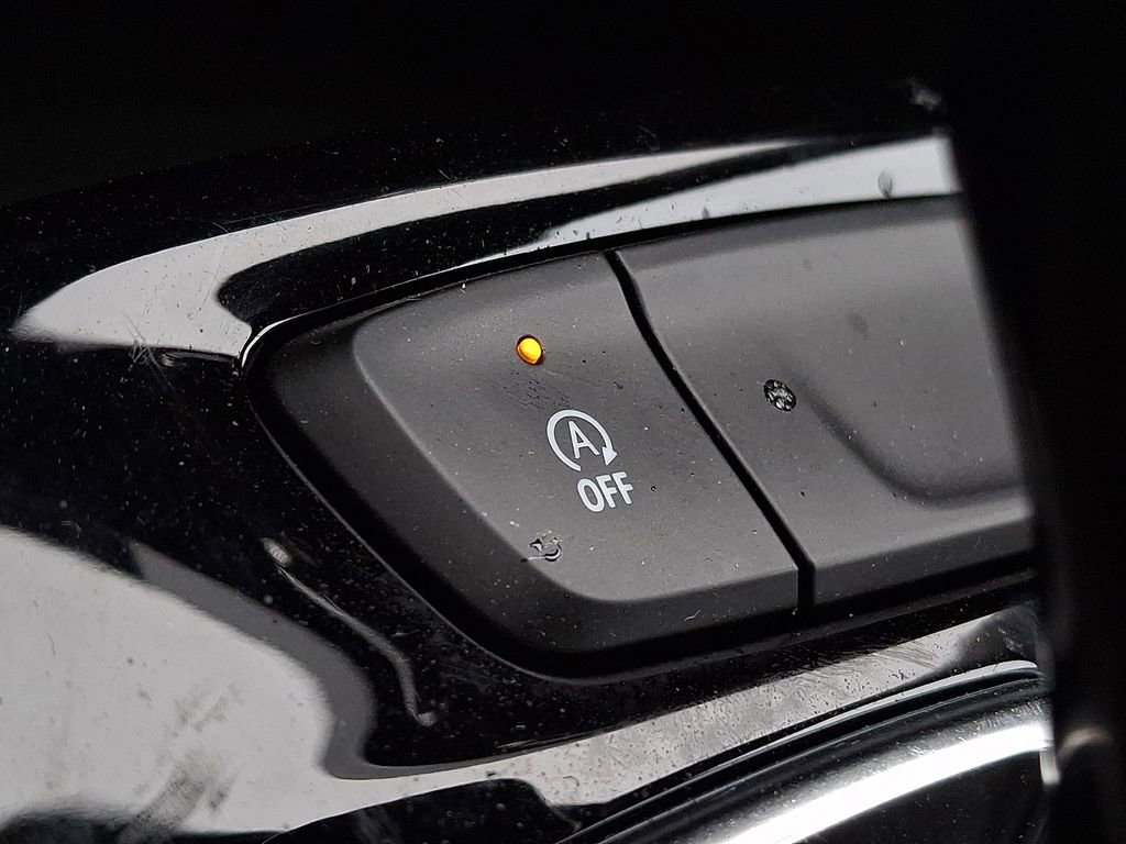 Used 2025 Chevrolet Trax RS image 21