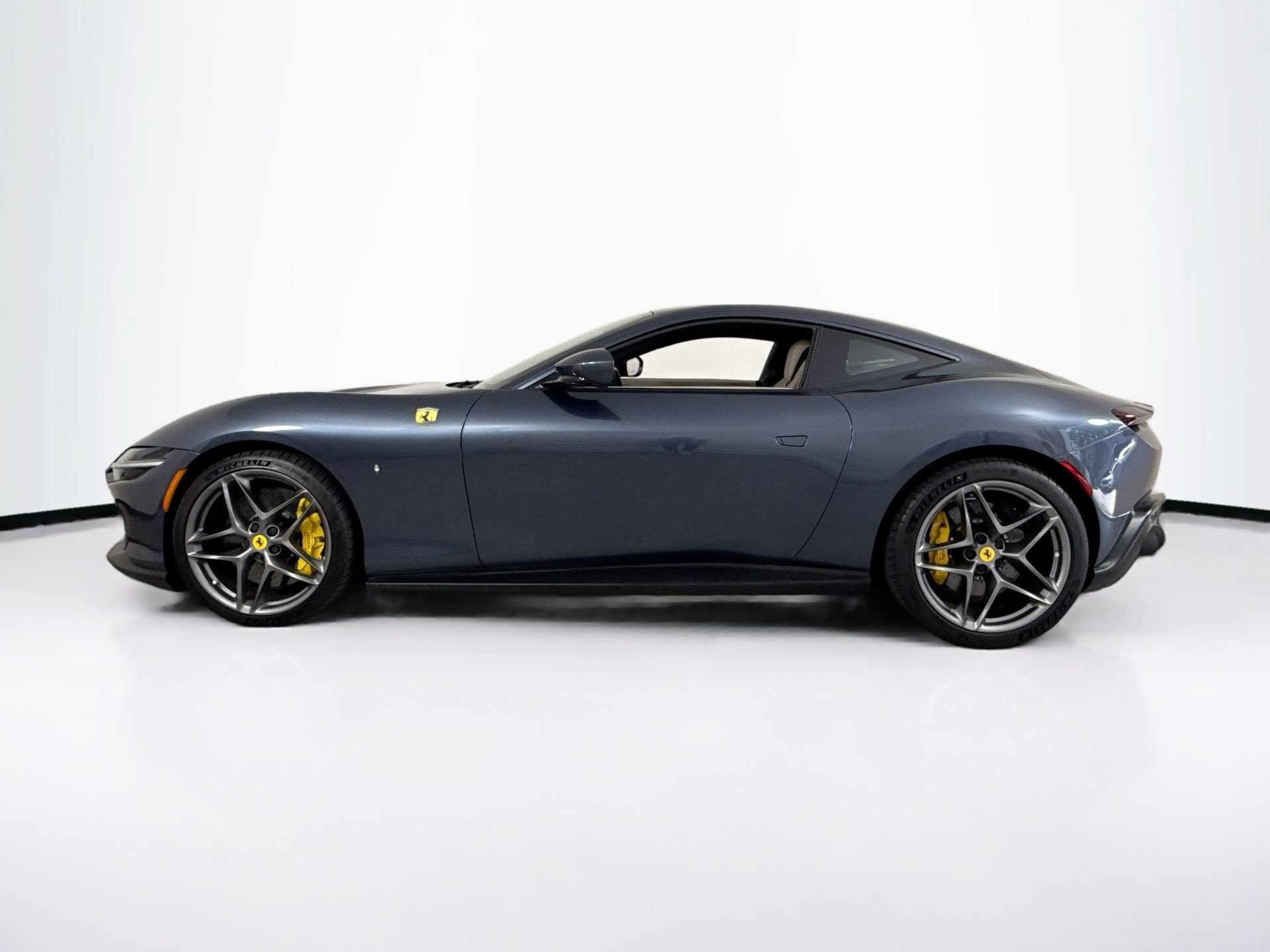 Certified 2021 Ferrari Roma RWD image 4