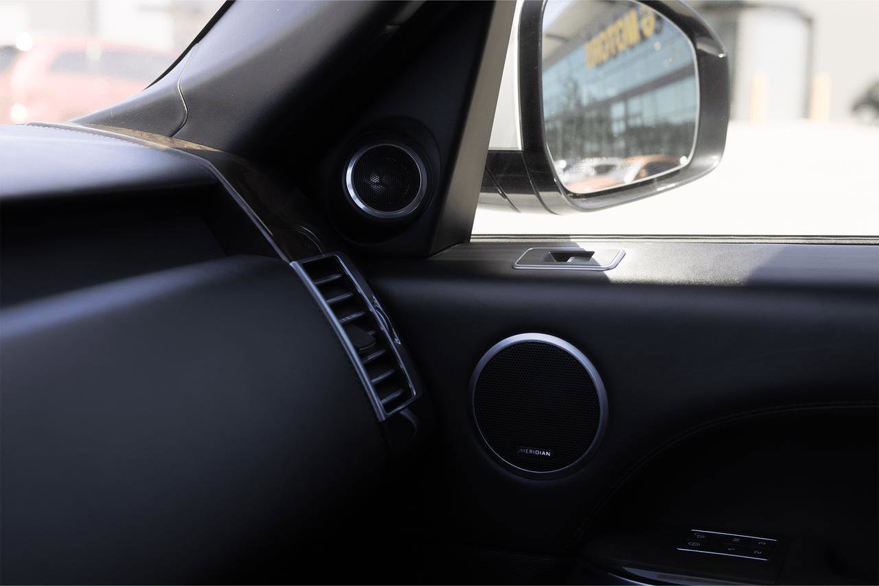 Used 2017 Land Rover Range Rover Autobiography image 32