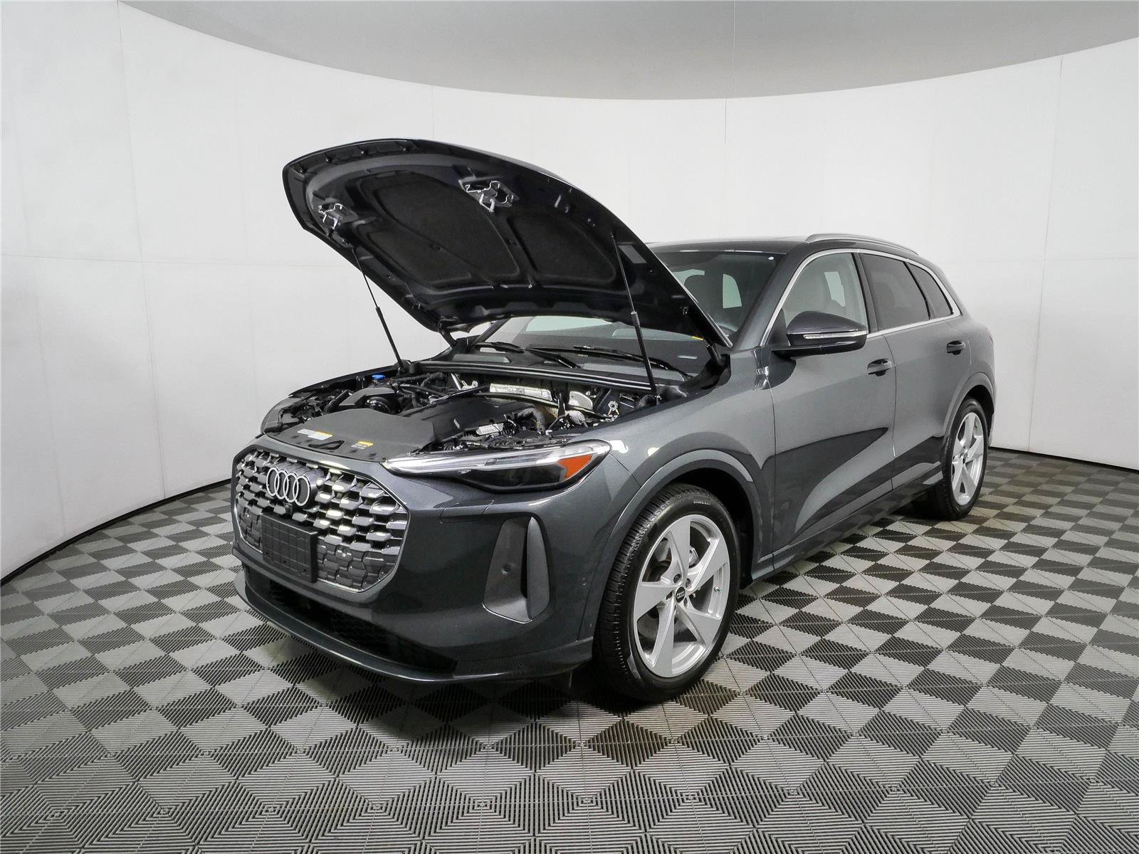 Used 2025 Audi Q5 Prestige AWD/4WD image 35
