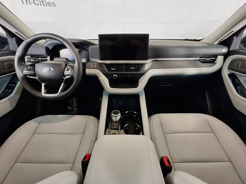 New 2026 Ford Explorer Platinum w/ LUX Leather Package AWD/4WD image 6