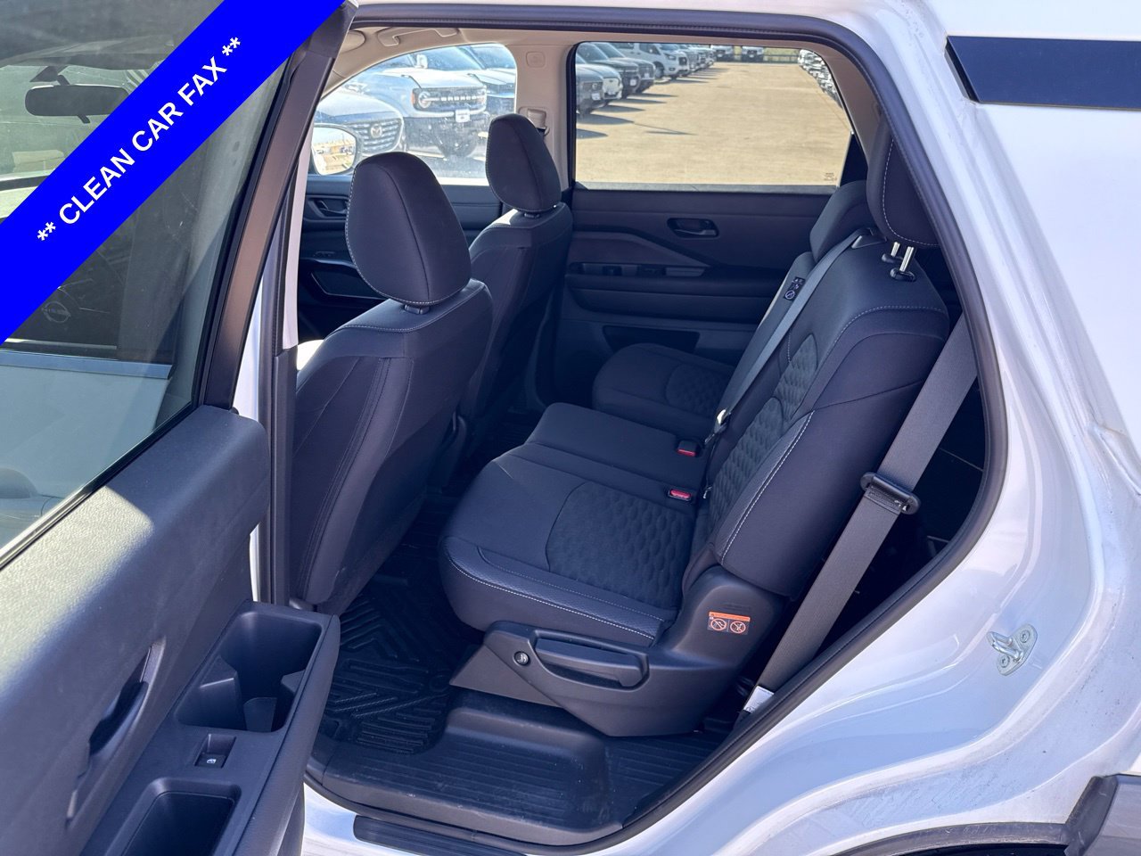Used 2024 Nissan Pathfinder S FWD image 6