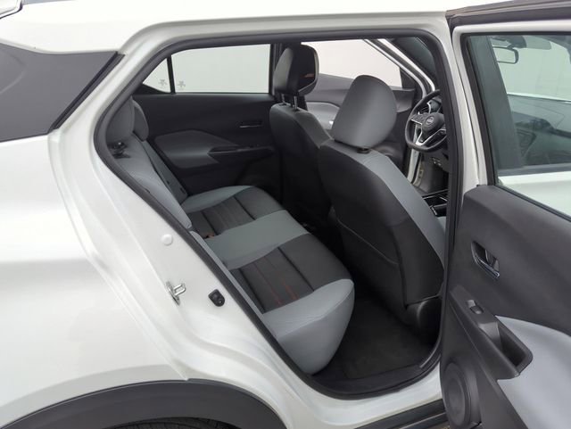 Used 2024 Nissan Kicks SR w/ SR Premium Package FWD image 18