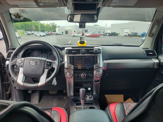 Used 2020 Toyota 4Runner SR5 AWD/4WD image 20