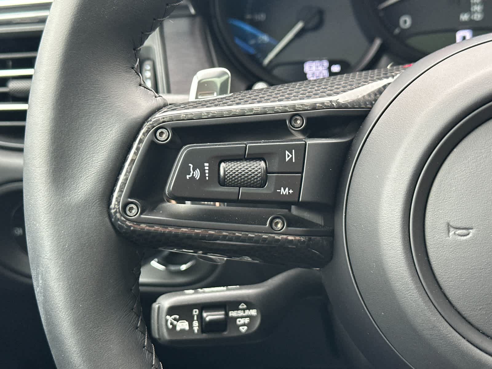 Certified 2025 Porsche Macan GTS AWD/4WD image 25