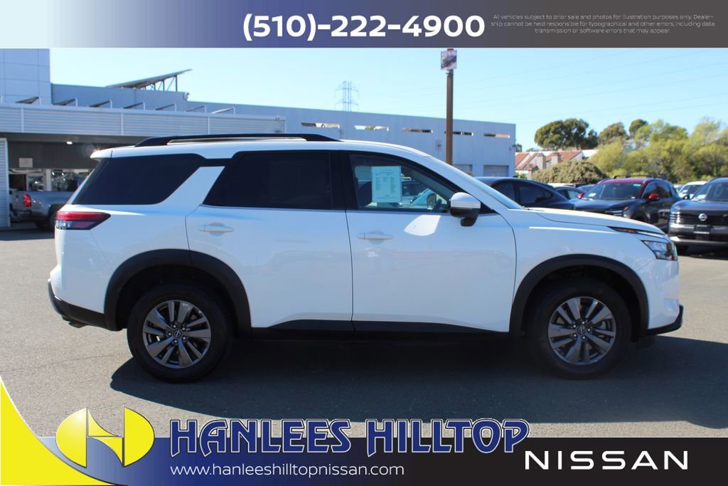 Used 2024 Nissan Pathfinder SV image 6