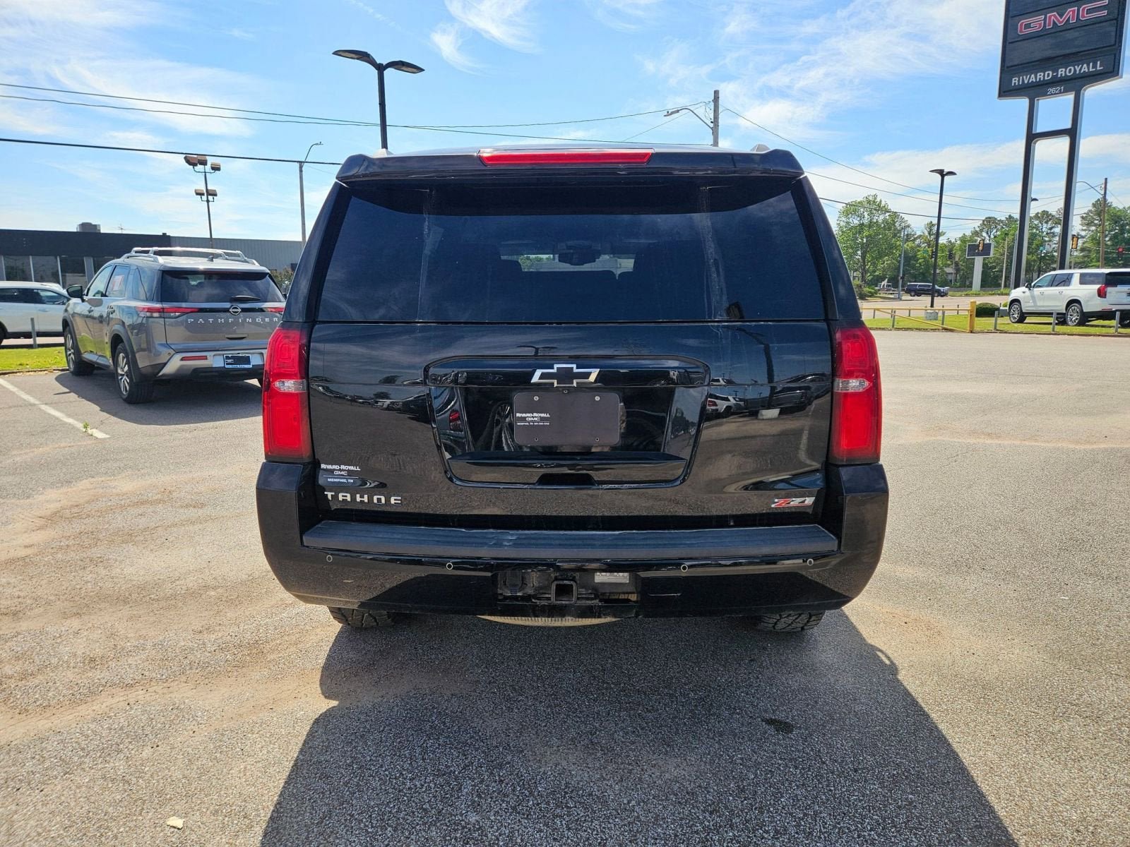 Used 2020 Chevrolet Tahoe LT w/ Z71 Midnight Edition AWD/4WD image 5