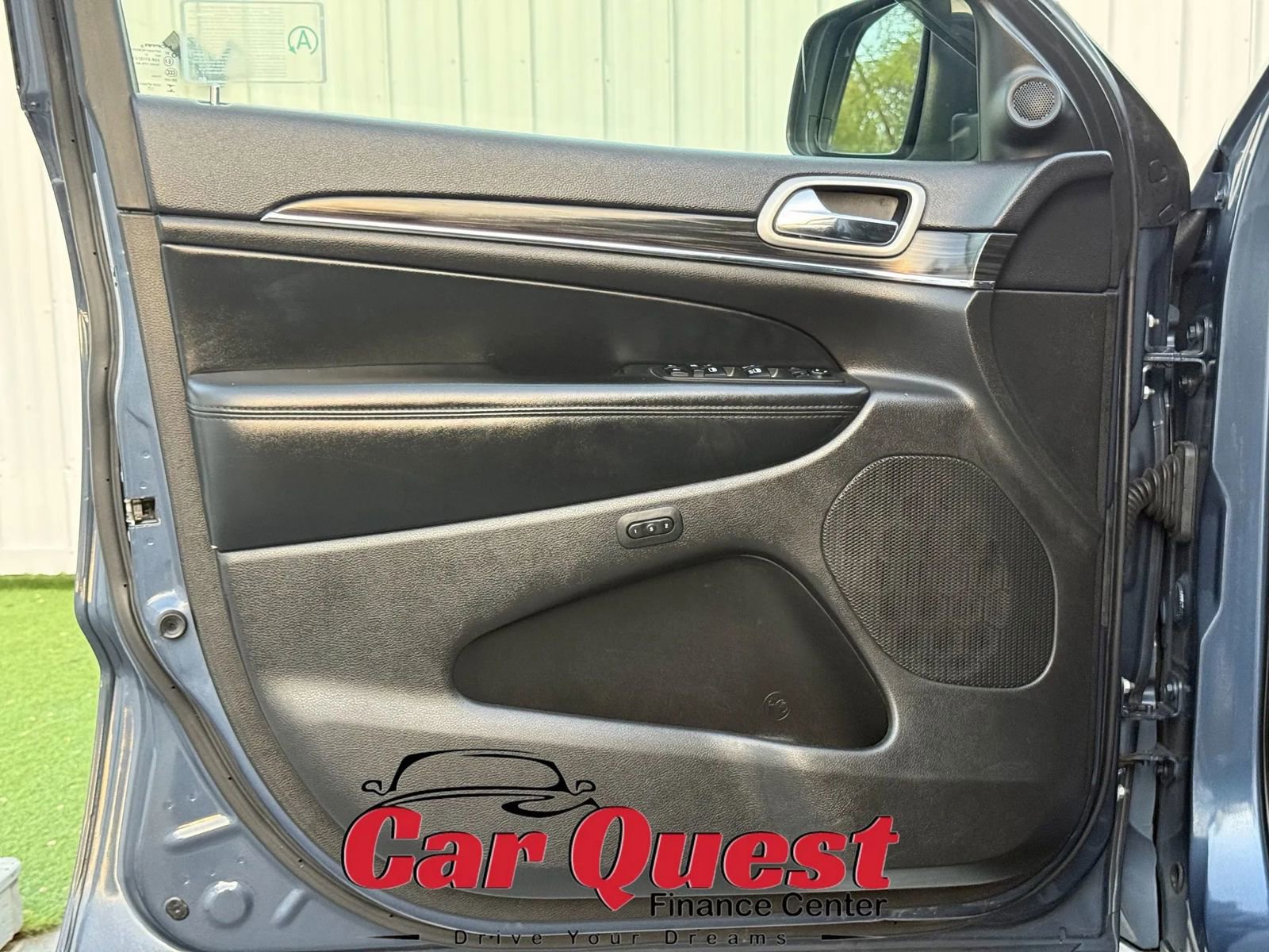 Used 2019 Jeep Grand Cherokee Limited AWD/4WD image 8