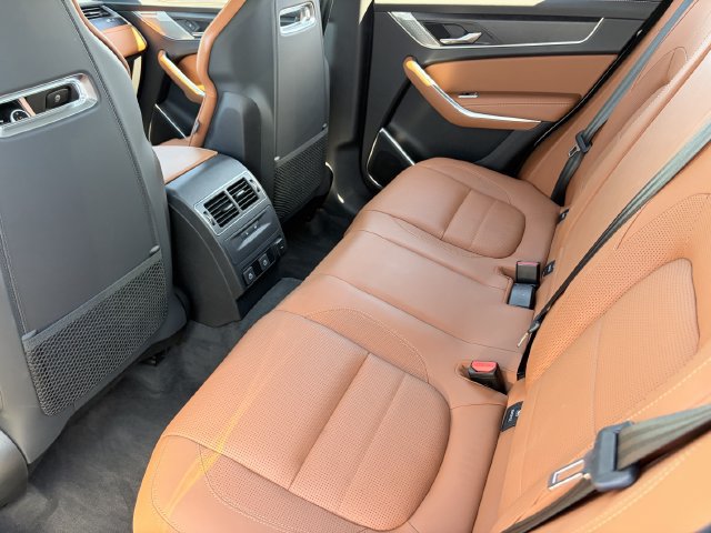 Used 2025 Jaguar F-PACE R-Dynamic S AWD/4WD image 24