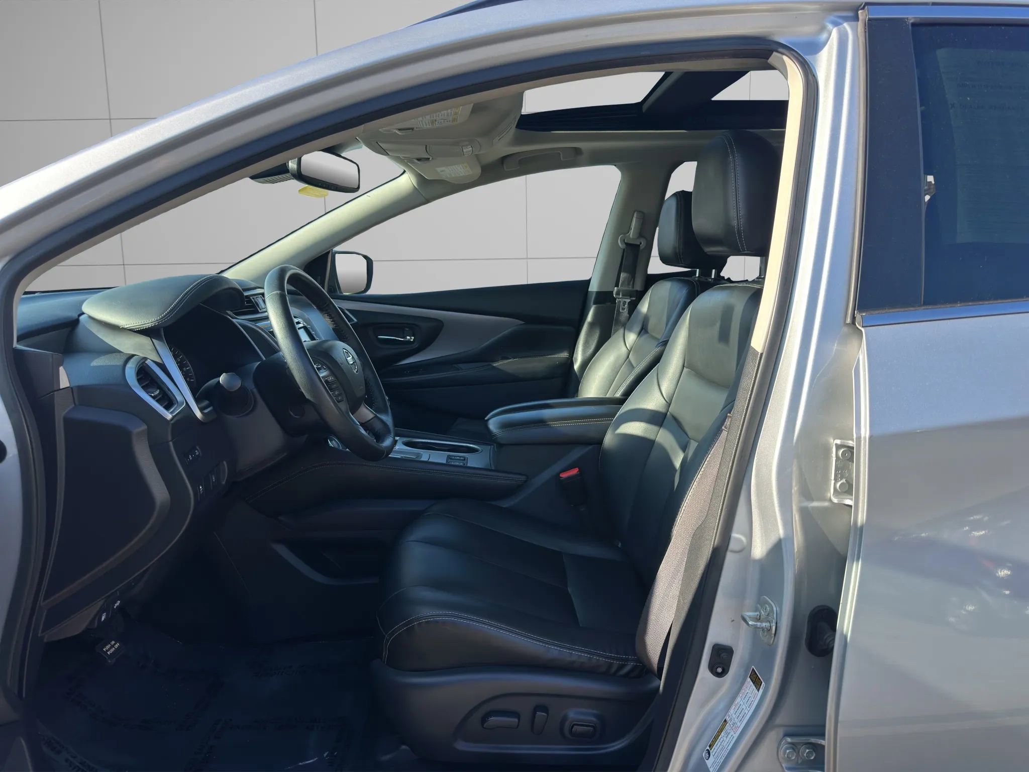 Used 2020 Nissan Murano SV w/ Premium Package image 11