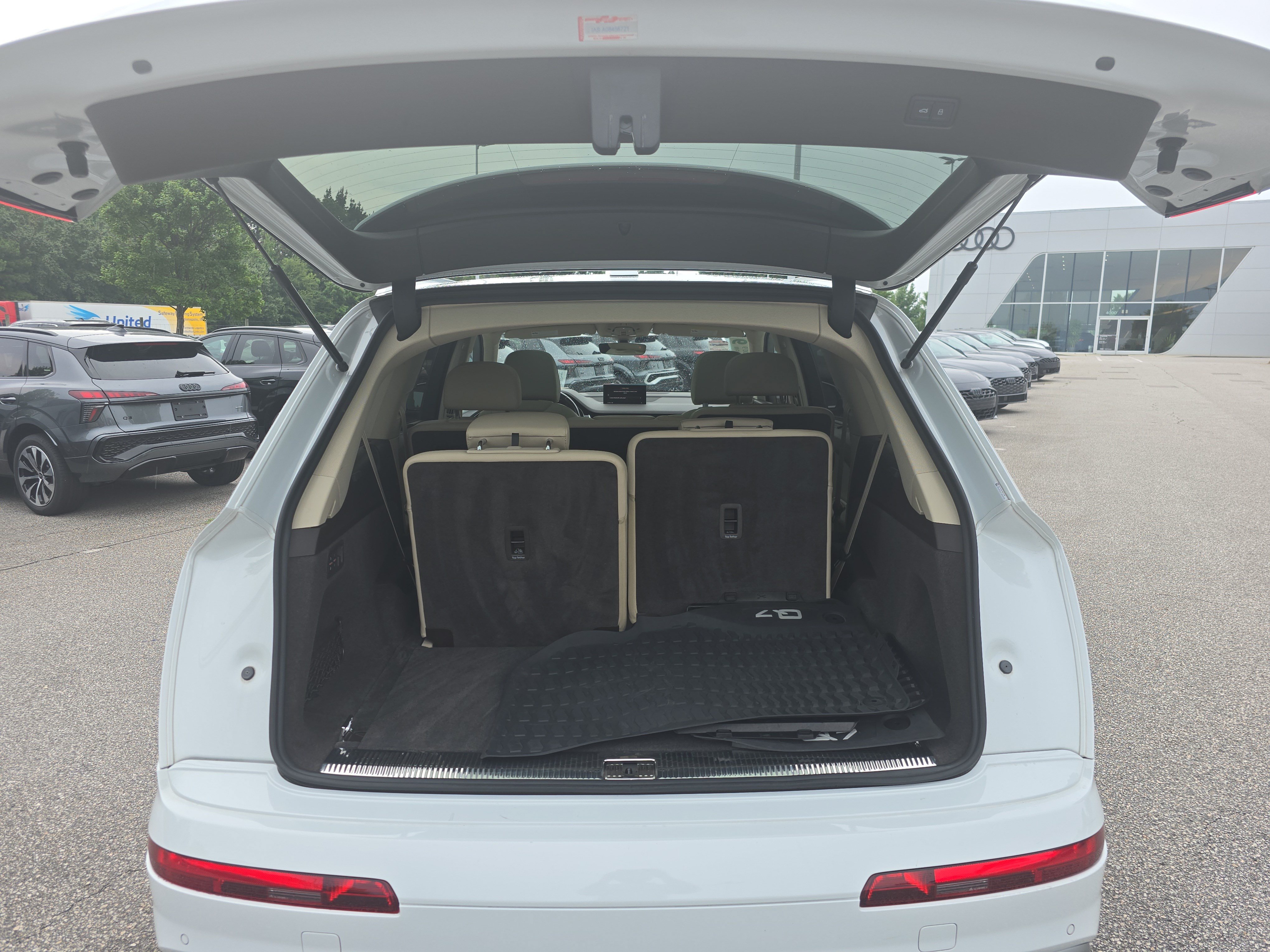 Used 2019 Audi Q7 3.0T Prestige w/ Prestige Package AWD/4WD image 12