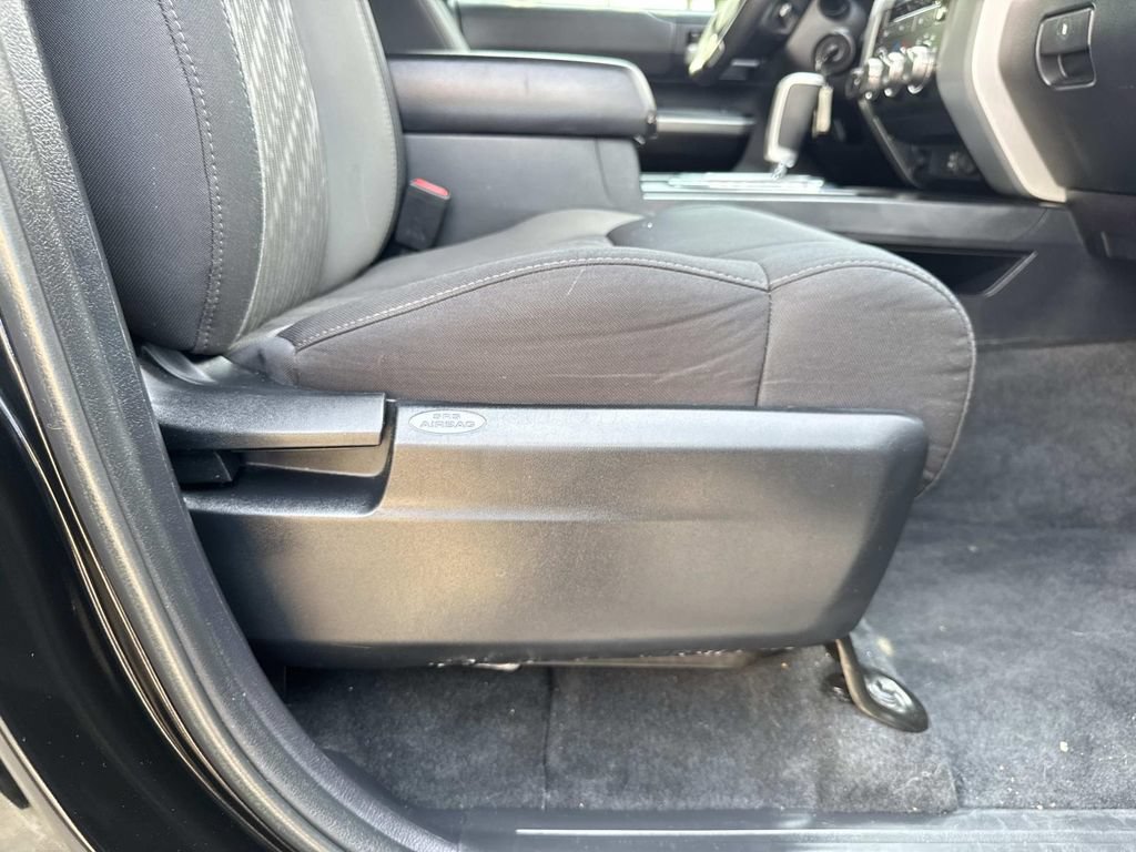 Used 2019 Toyota Tundra SR5 w/ SR5 Upgrade Package AWD/4WD image 13