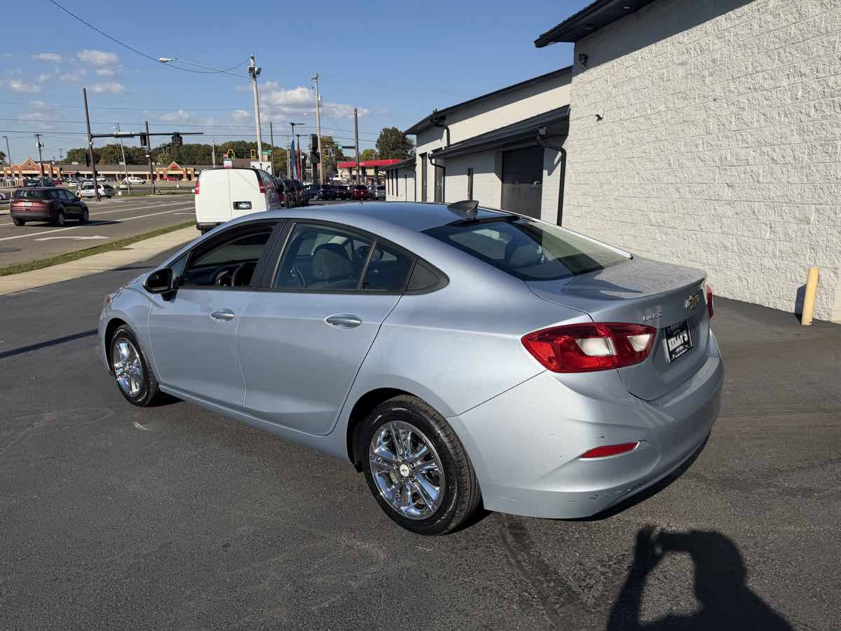 Used 2017 Chevrolet Cruze LS FWD image 3
