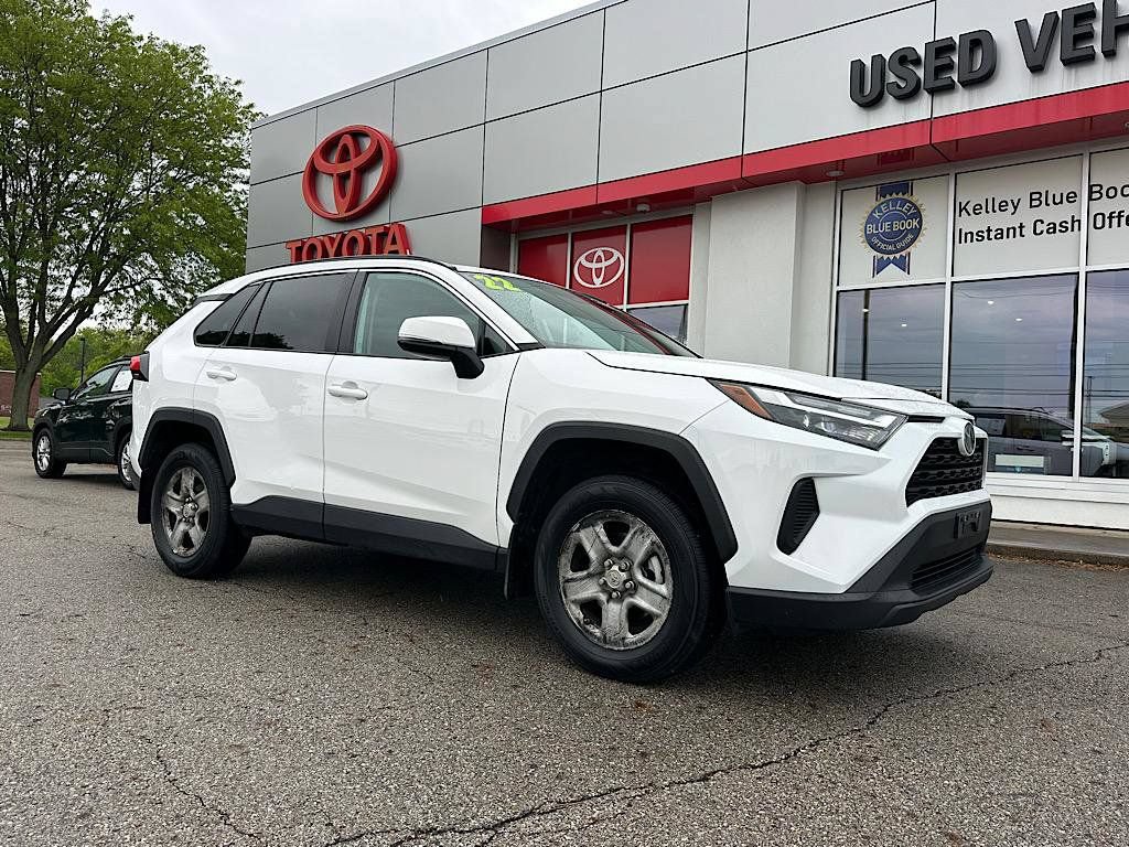 Certified 2022 Toyota RAV4 XLE w/ Convenience Package AWD/4WD image 7