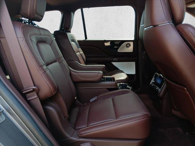 Used 2024 Lincoln Aviator Black Label AWD/4WD image 15