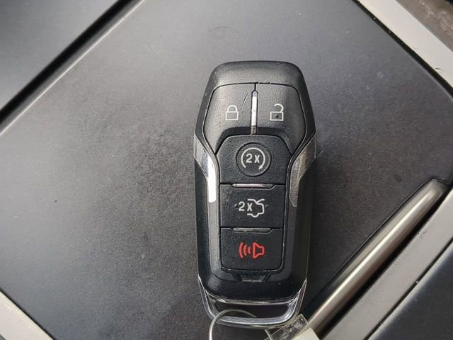 Used 2017 Lincoln MKX Reserve w/ Driver Assistance Package image 31