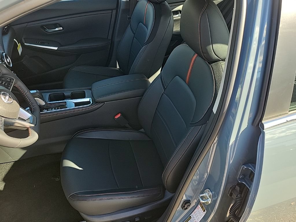 New 2025 Nissan Sentra SR w/ SR Premium Package FWD image 18