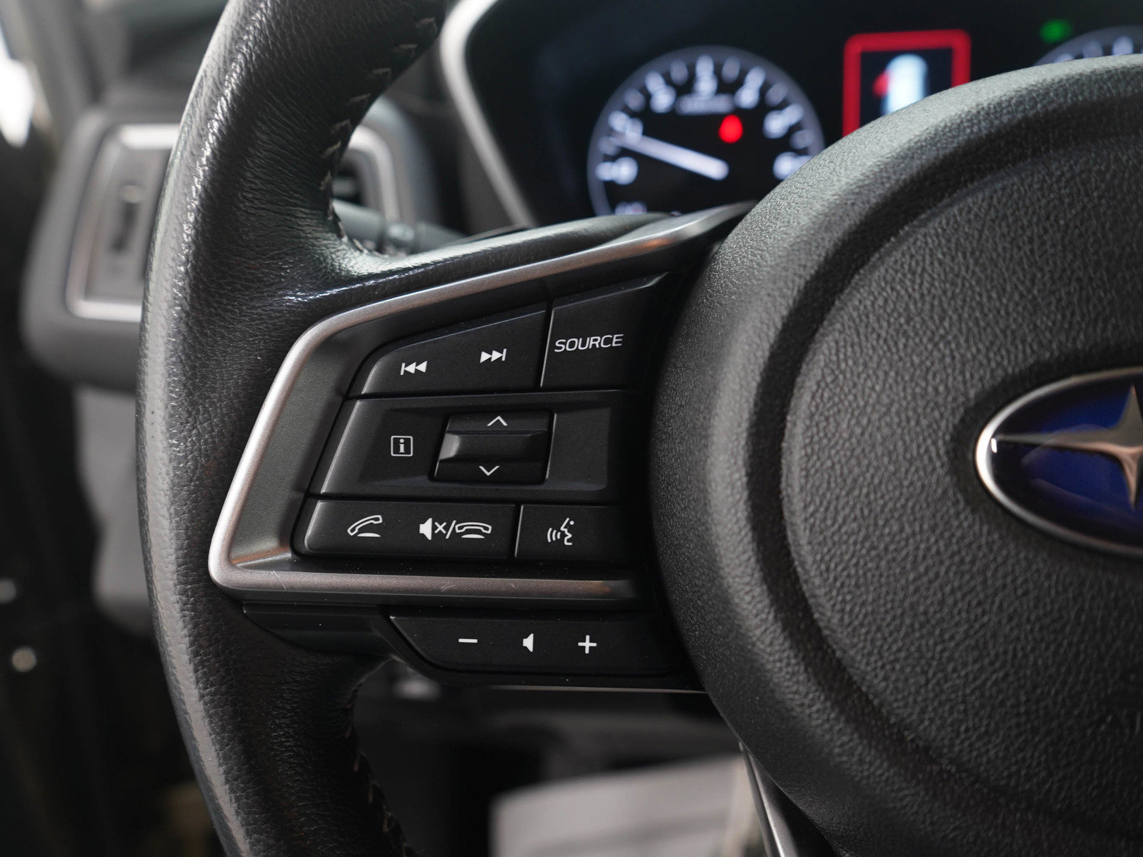 Used 2023 Subaru Ascent Limited image 28