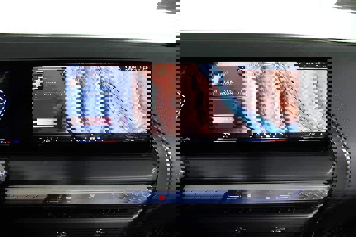 Used 2025 BMW X3 xDrive30i image 8