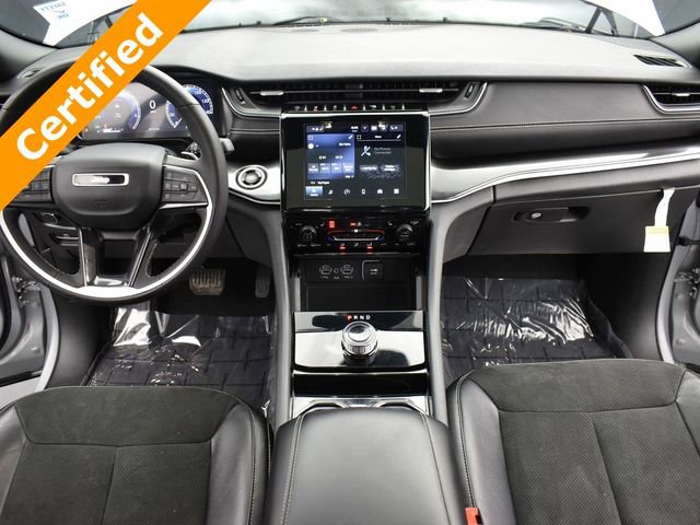 Certified 2023 Jeep Grand Cherokee Altitude image 11