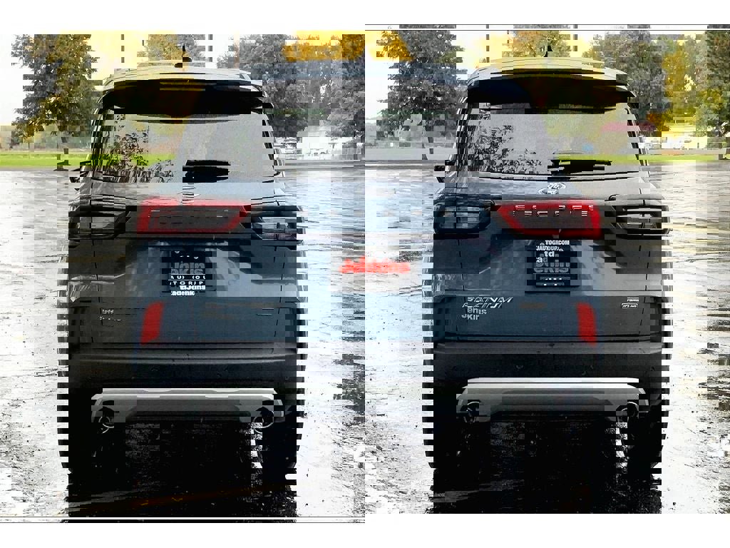 New 2026 Ford Escape Platinum image 4