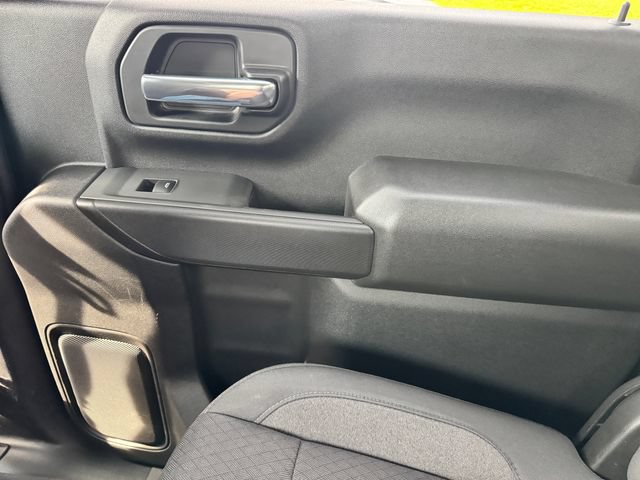 Used 2022 Chevrolet Silverado 2500 Custom w/ Custom Convenience Package AWD/4WD image 29