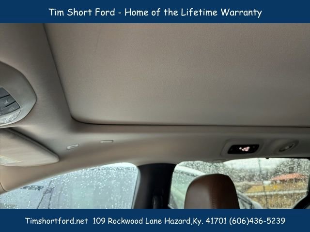 Used 2018 Chrysler Pacifica Limited w/ Tire & Wheel Group image 18