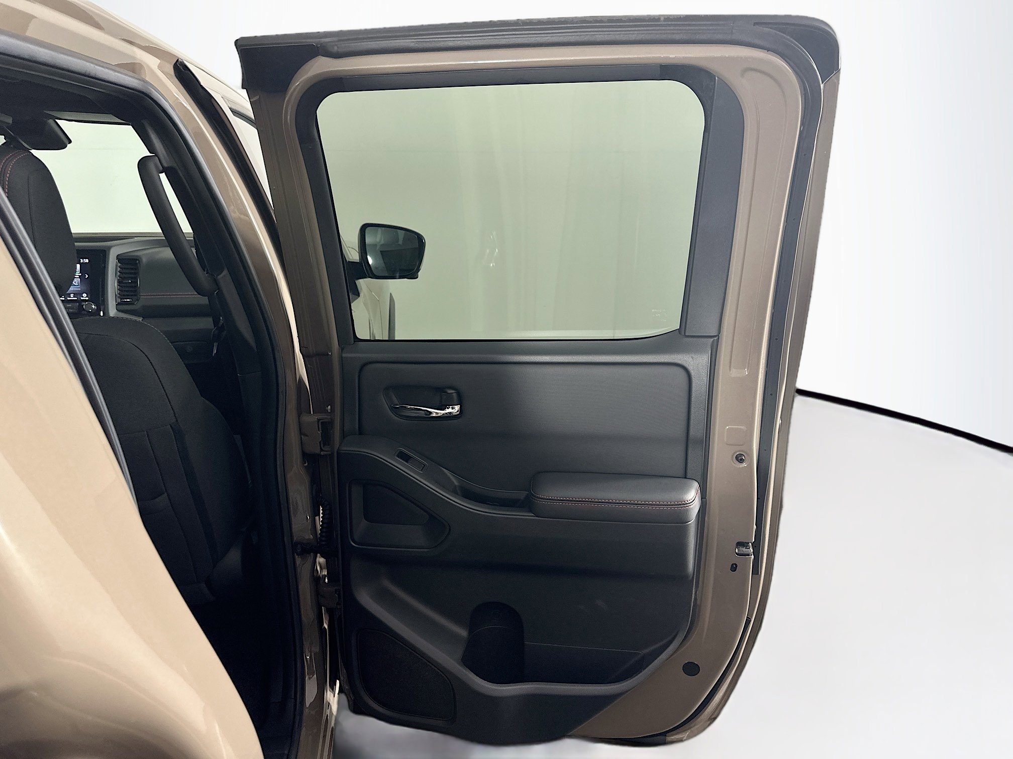 Used 2024 Nissan Frontier Pro-X w/ Pro Convenience Package image 28