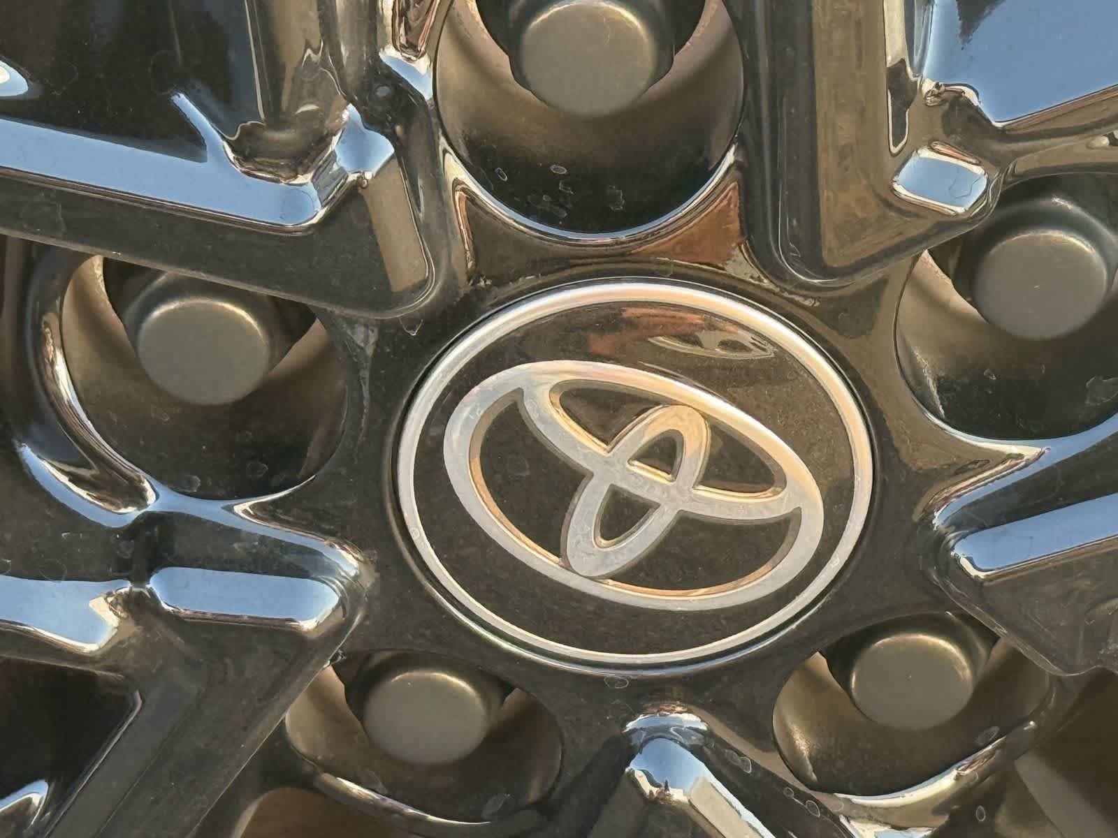New 2025 Toyota Camry SE image 9