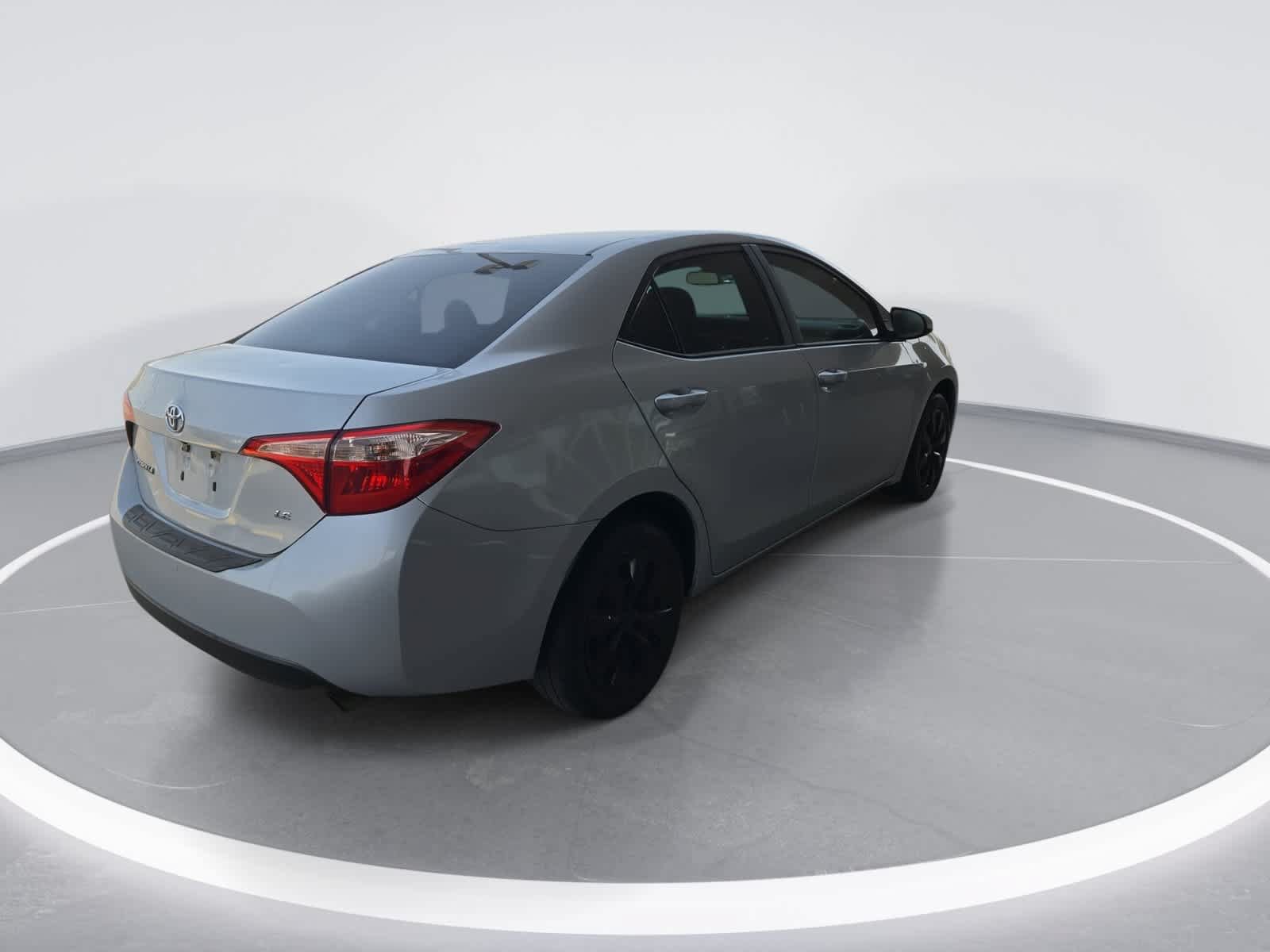 Used 2019 Toyota Corolla LE w/ Carpet Mat Package (TMS) FWD image 8