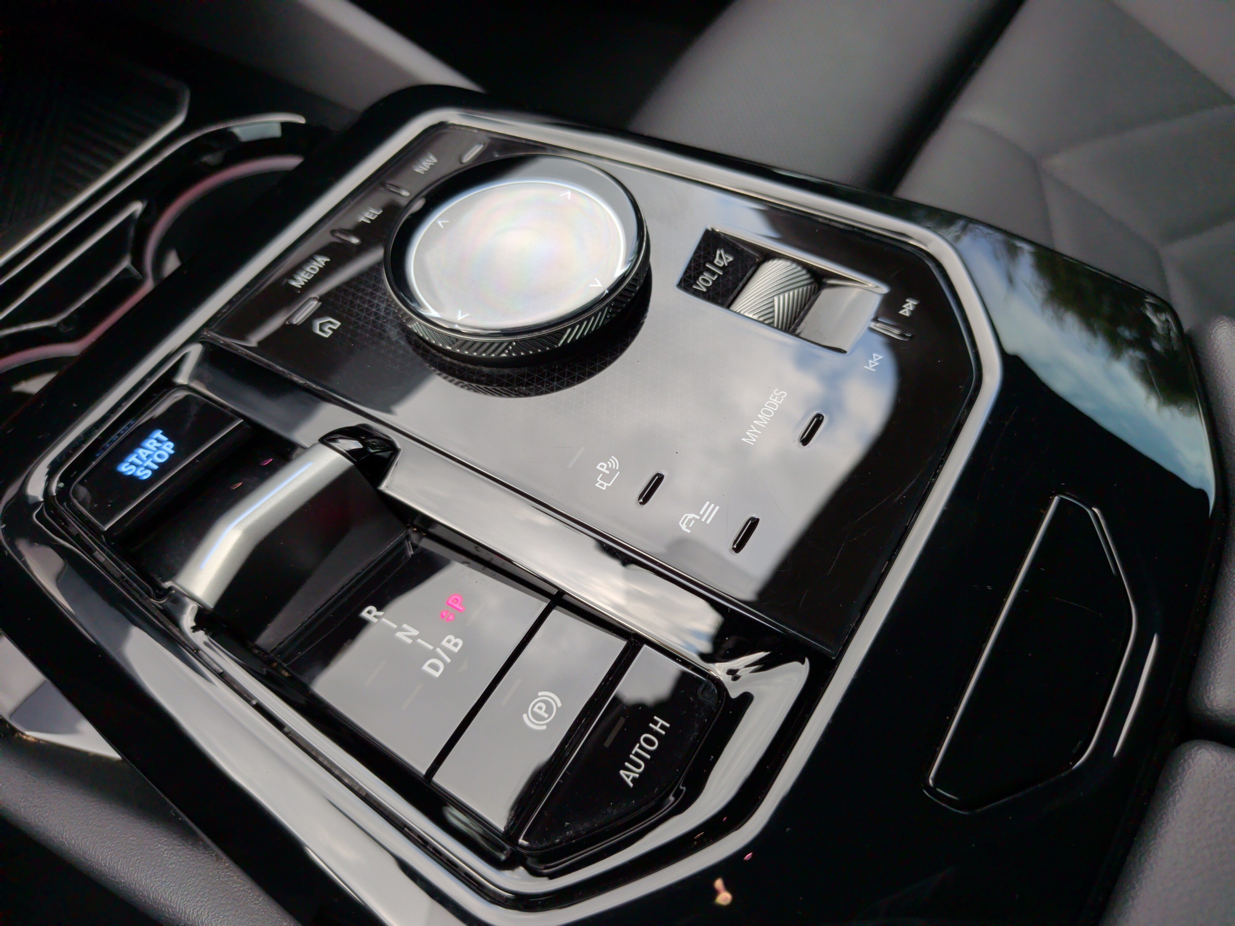 Used 2024 BMW i5 eDrive40i w/ M Sport Package RWD image 19