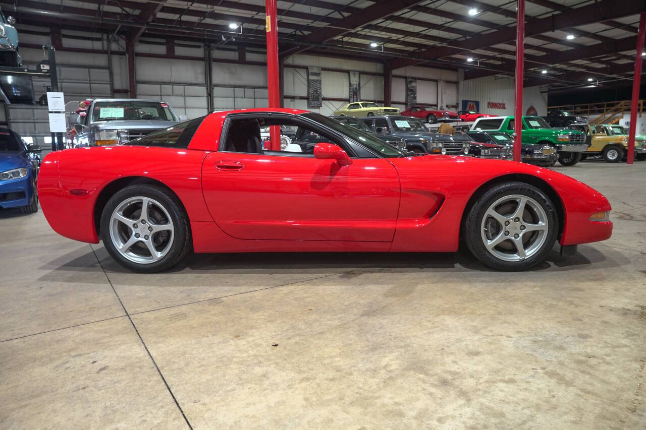 Used 2001 Chevrolet Corvette Coupe RWD image 10