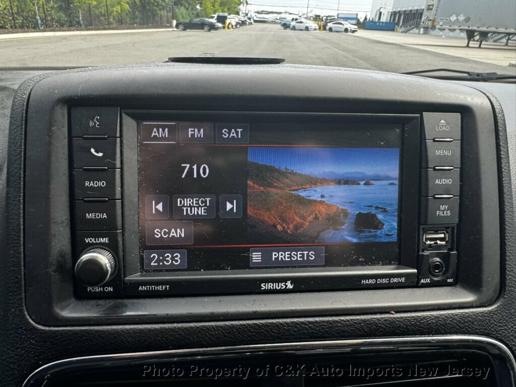 Used 2019 Dodge Grand Caravan SE w/ UConnect Hands-Free Group FWD image 17