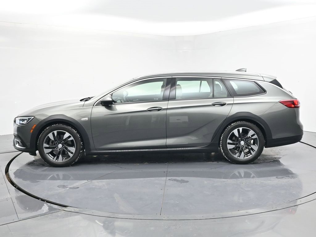 Used 2019 Buick Regal Essence w/ Driver Confidence Package I image 3