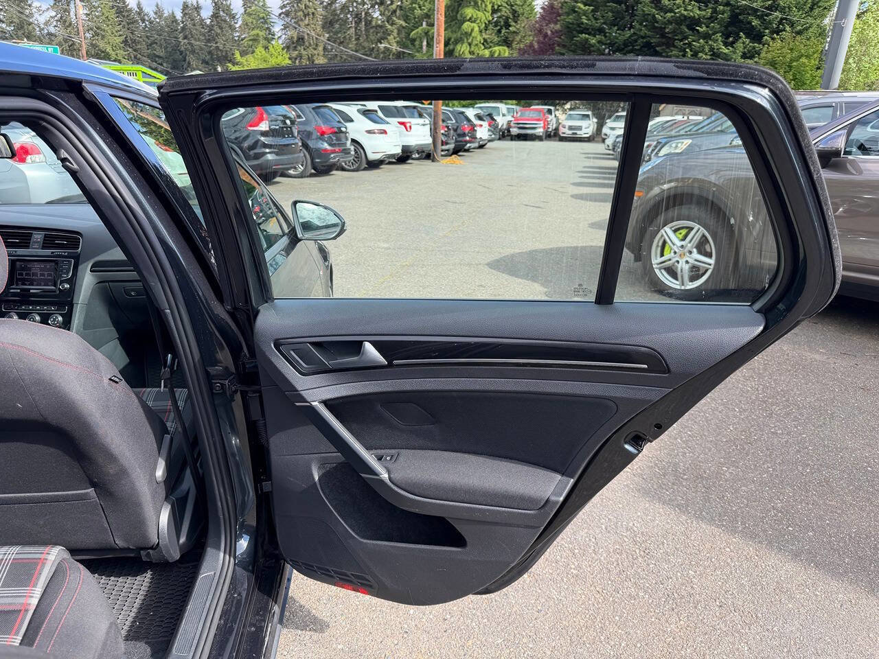 Used 2015 Volkswagen GTI S FWD image 28
