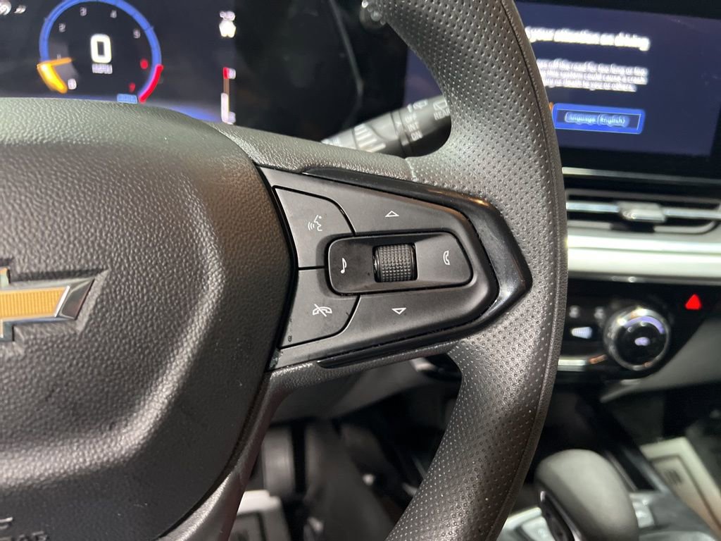 Used 2025 Chevrolet Trax LT image 24