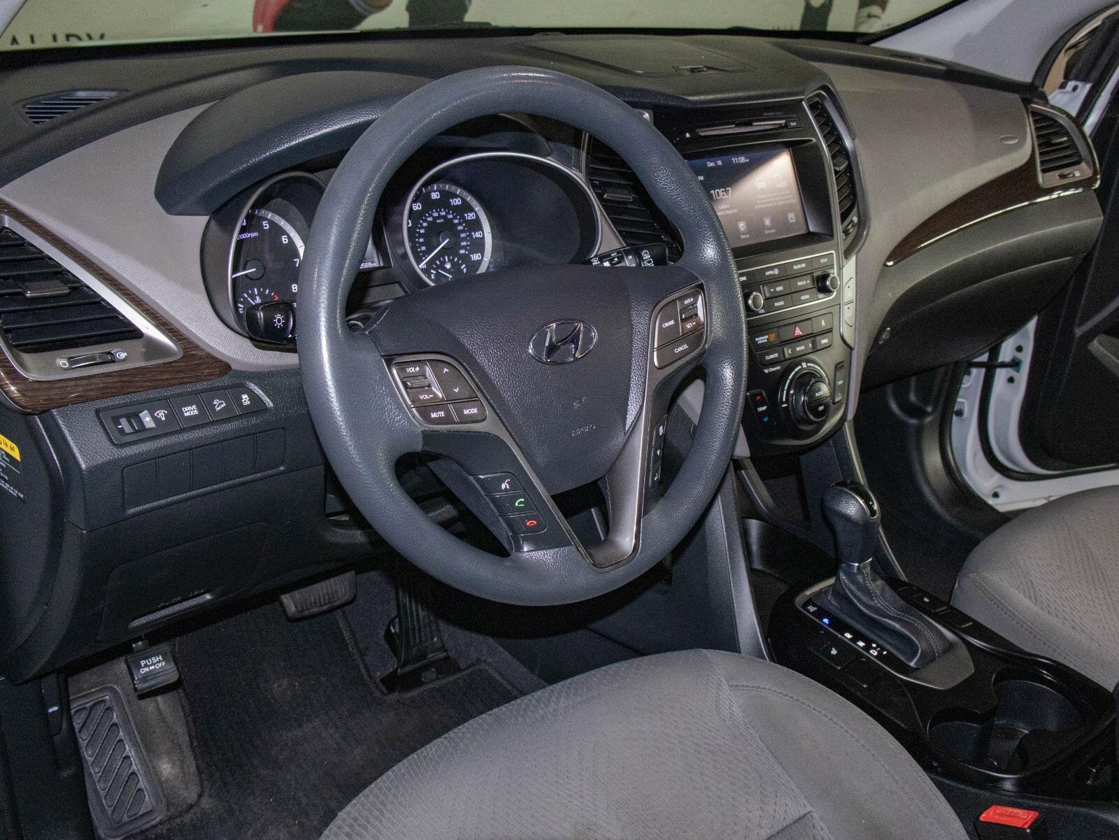 Used 2018 Hyundai Santa Fe Sport w/ 2.4L Value Package 02 image 5