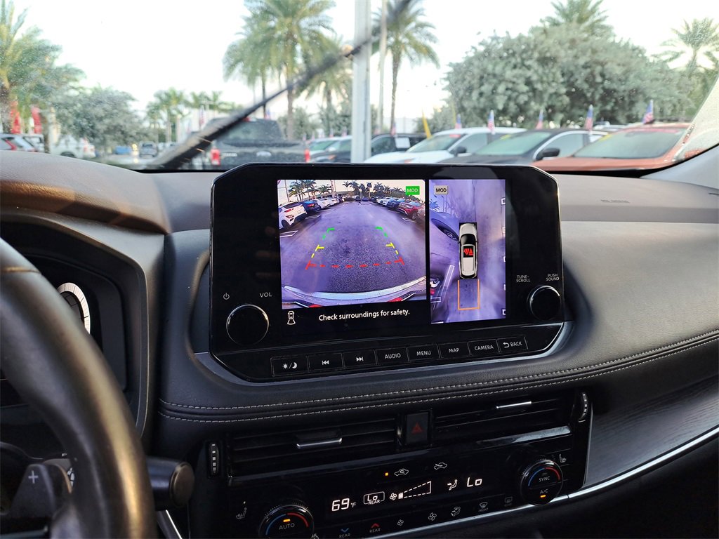 Certified 2022 Nissan Rogue Platinum w/ Head-Up Display Package image 23