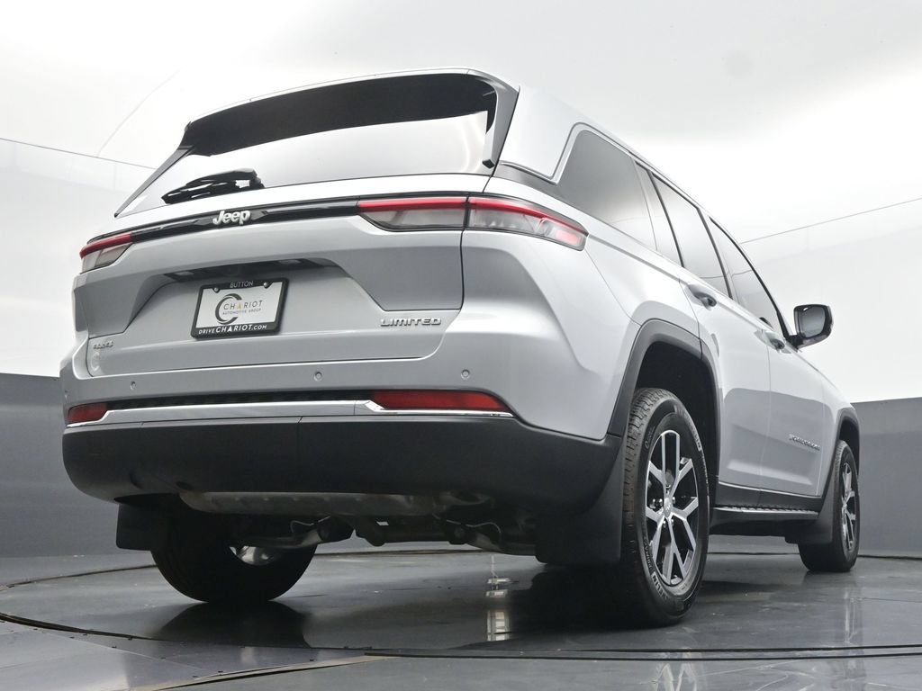 Used 2024 Jeep Grand Cherokee Limited AWD/4WD image 48