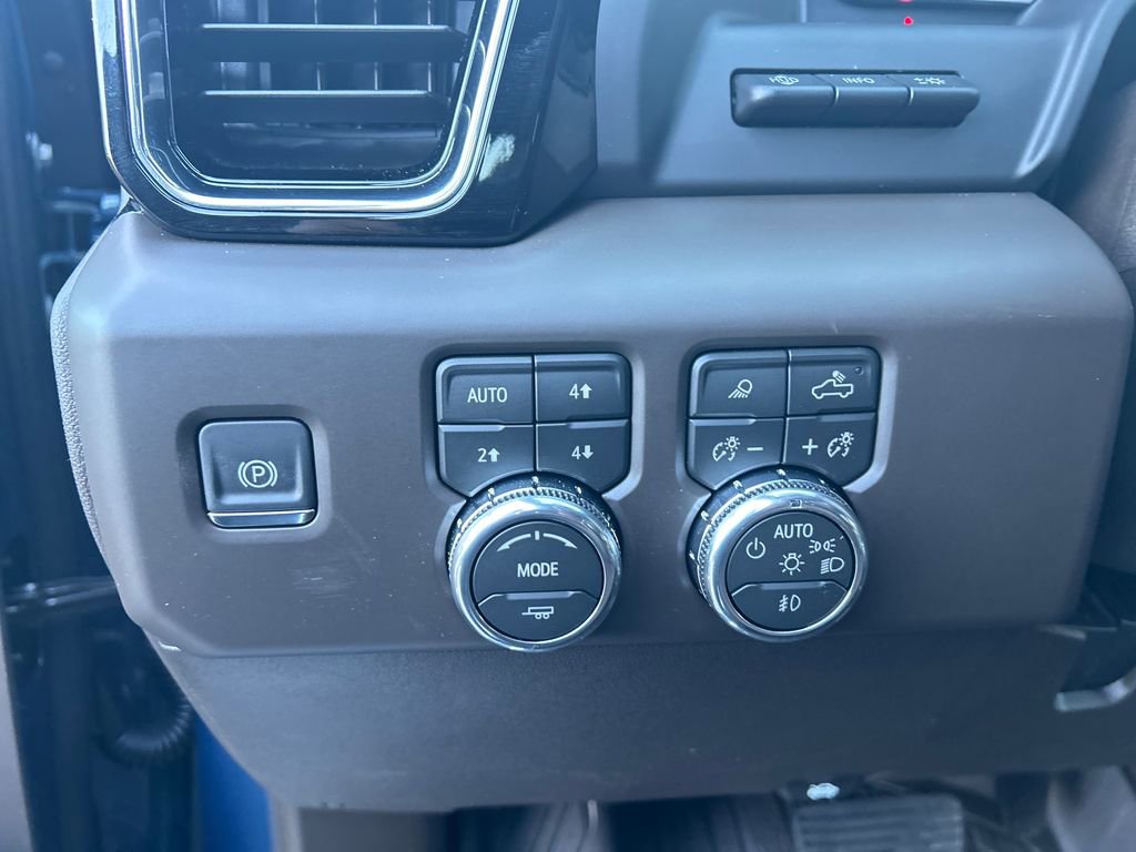 New 2026 GMC Sierra 2500 Denali w/ Denali Reserve Package image 19