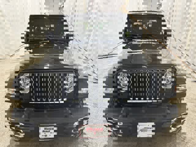 Used 2023 Jeep Gladiator Overland image 10