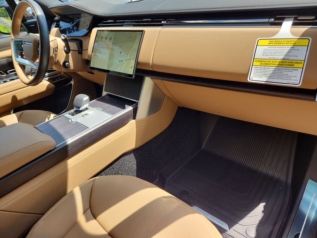 New 2026 Land Rover Range Rover Long Wheelbase SE AWD/4WD image 28