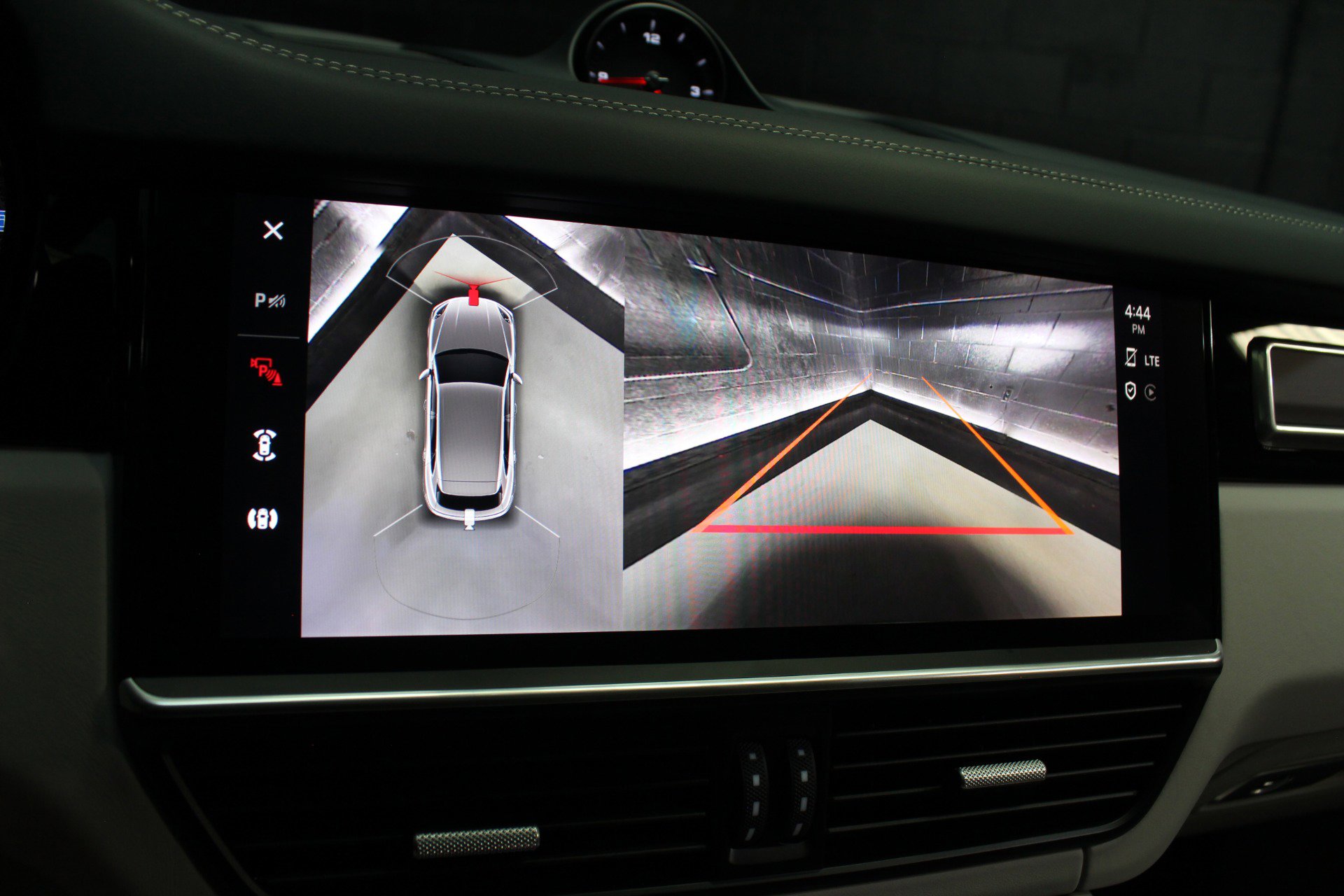 Used 2023 Porsche Cayenne Platinum Edition image 72