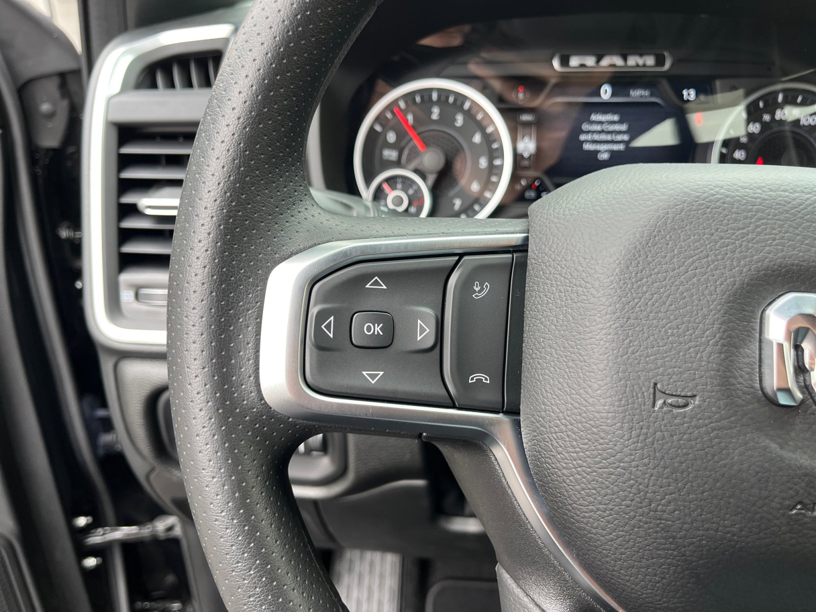 New 2026 RAM 1500 Express AWD/4WD image 17