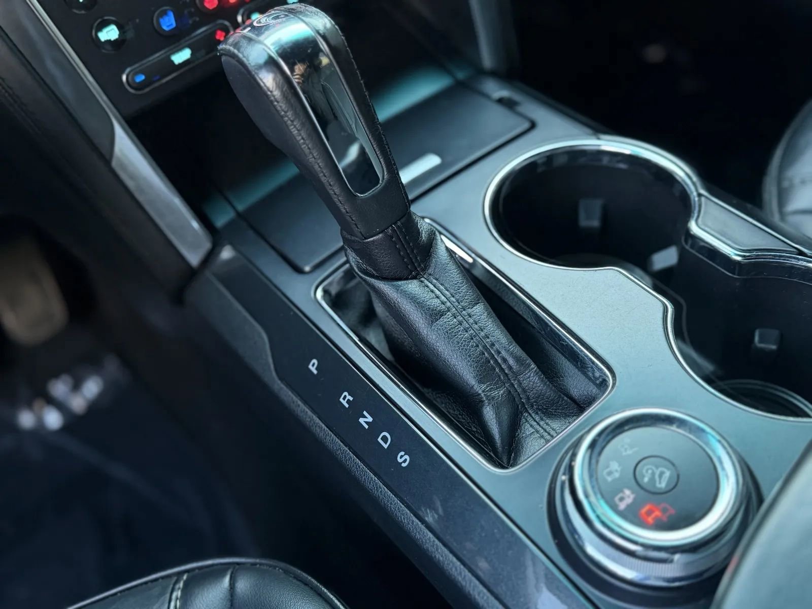 Used 2019 Ford Explorer Platinum image 39