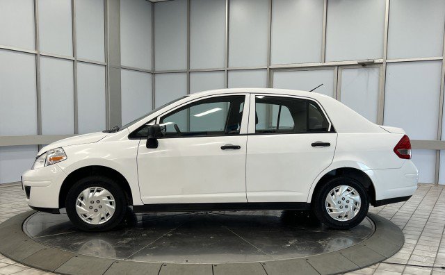 Used 2011 Nissan Versa Sedan image 4