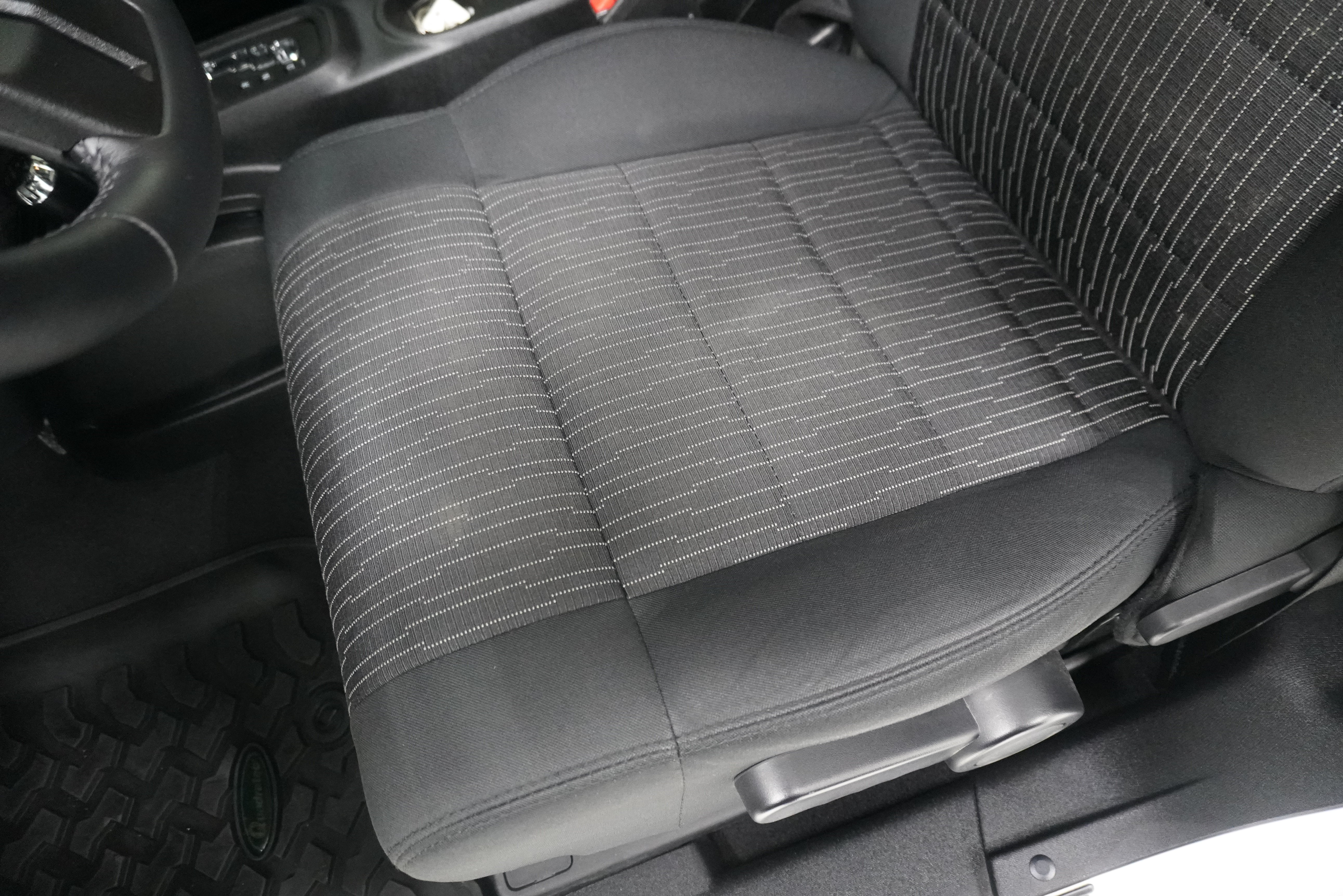 Used 2012 Jeep Wrangler Sport AWD/4WD image 14