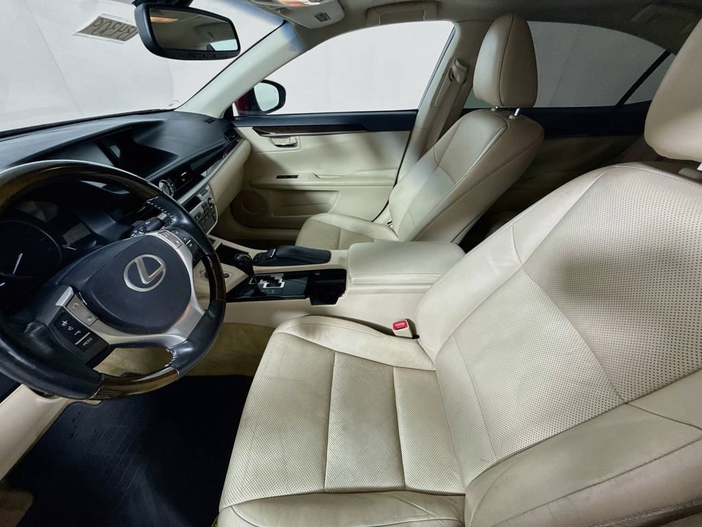 Used 2014 Lexus ES 350 w/ Luxury Package FWD image 19
