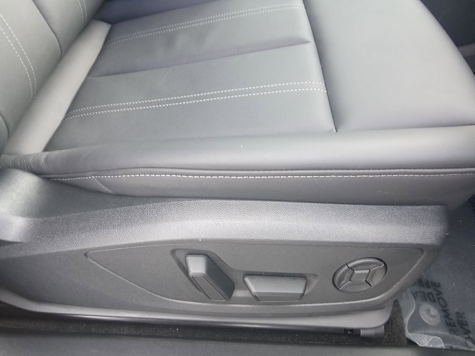 Used 2024 Audi Q4 e-tron Premium Plus w/ Premium Plus image 27